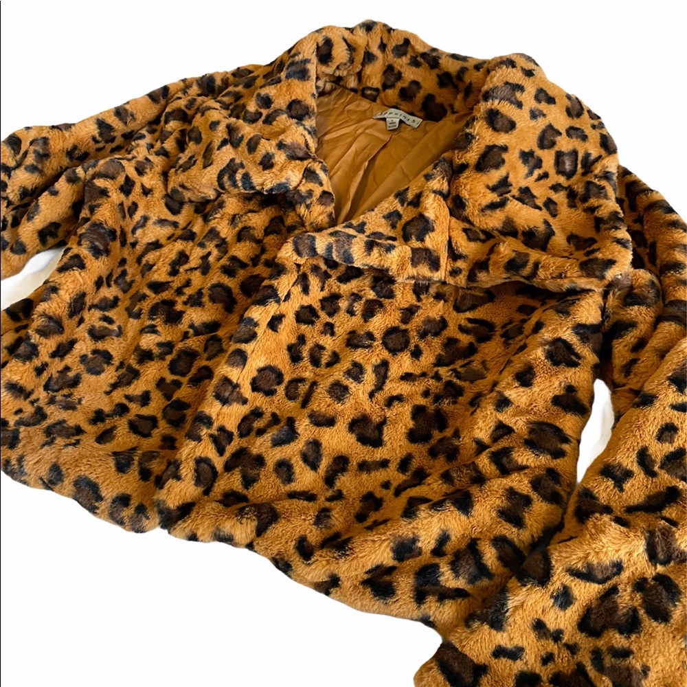 Cropped cheetah print faux fur jacket